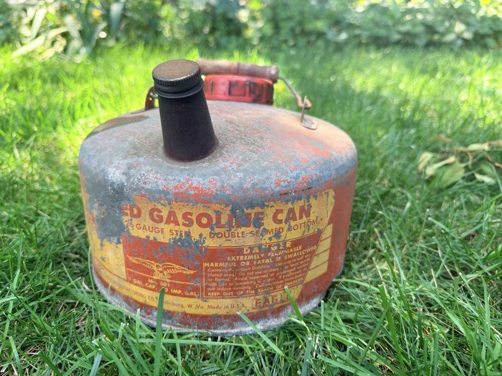 Vintage Eagle Galvanized Gas Can Red Round 1 Gallon Model 501 USA